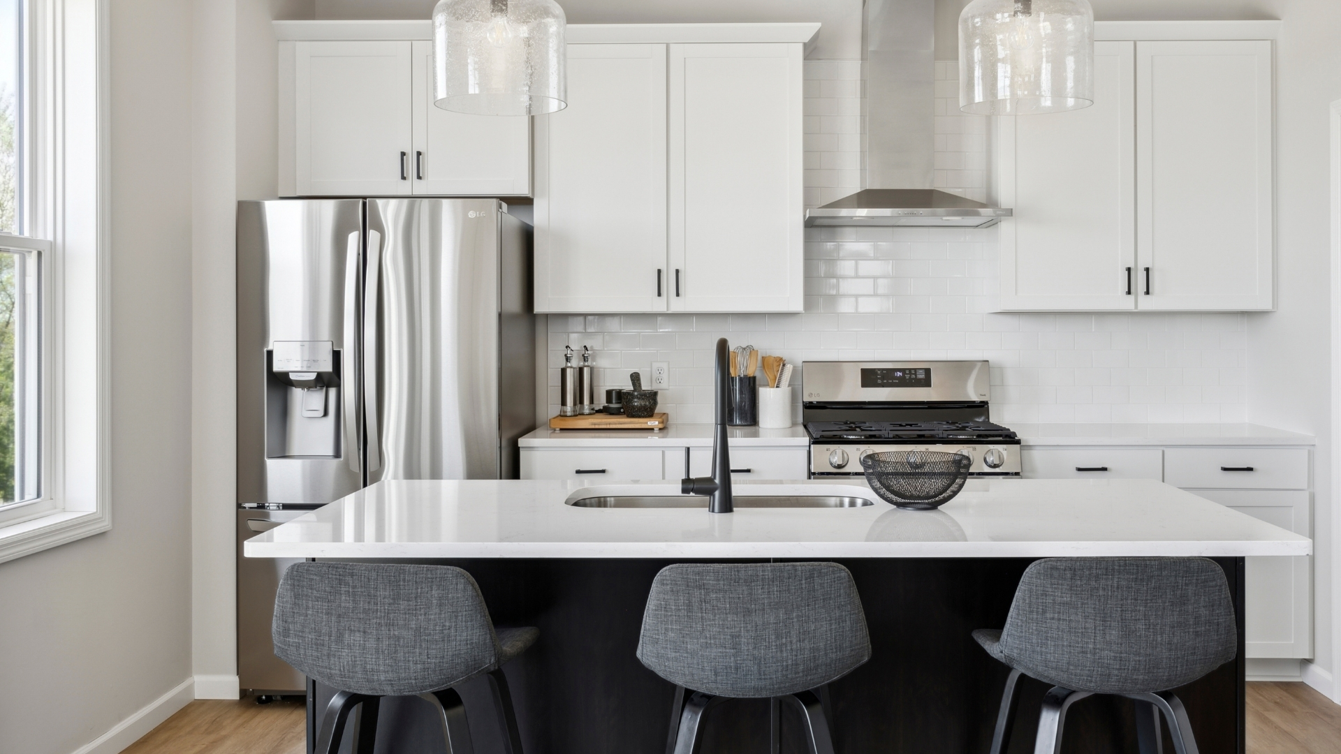 14570 Kingsview Lane N